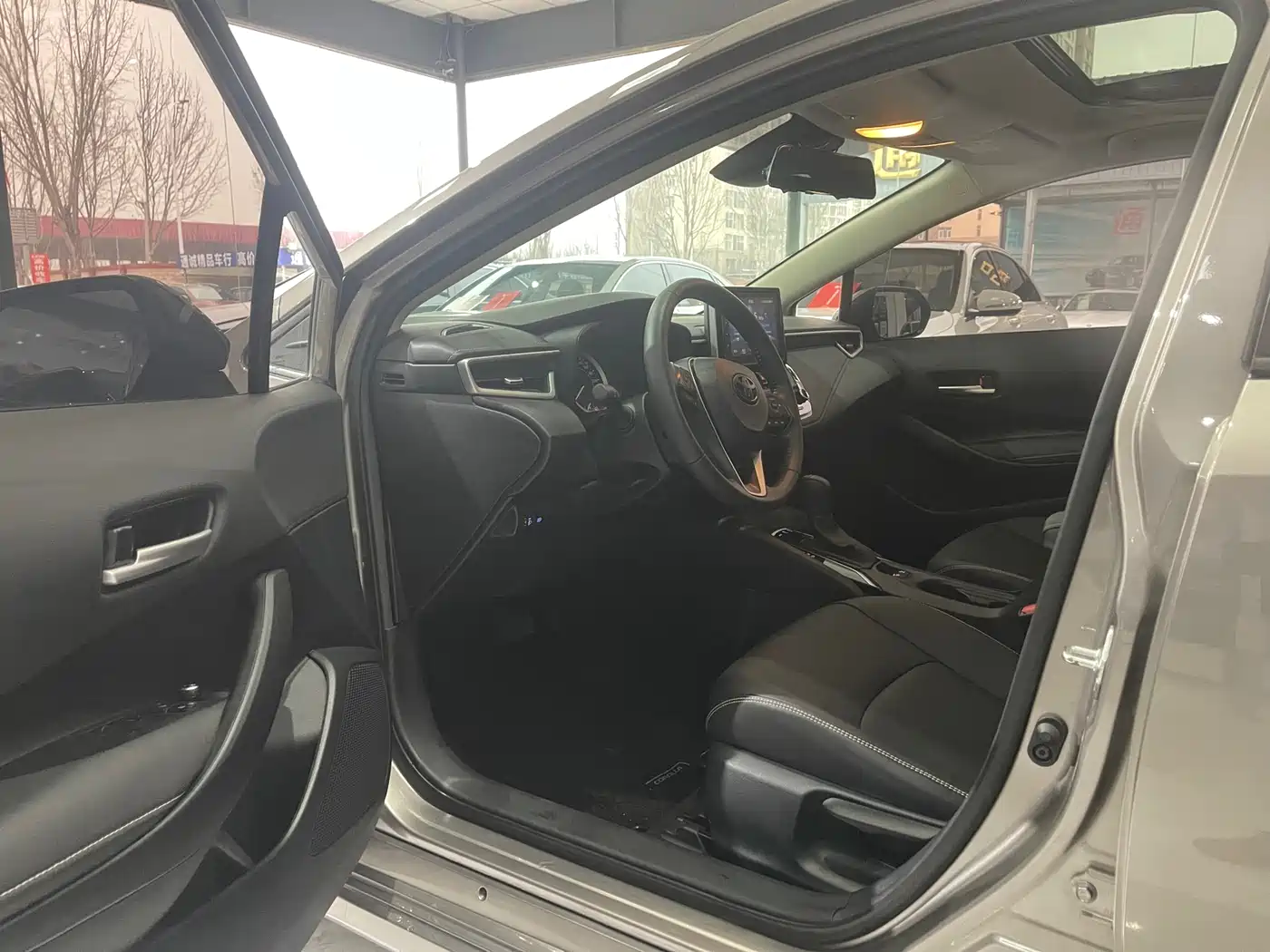 Toyota Corolla 2019 1.2T S-CVT GL-i Luxury Edition фото 4