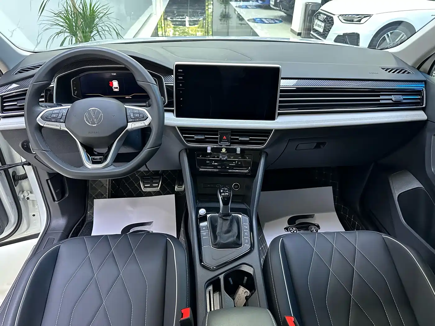 Photo 5 - Volkswagen Tiguan L