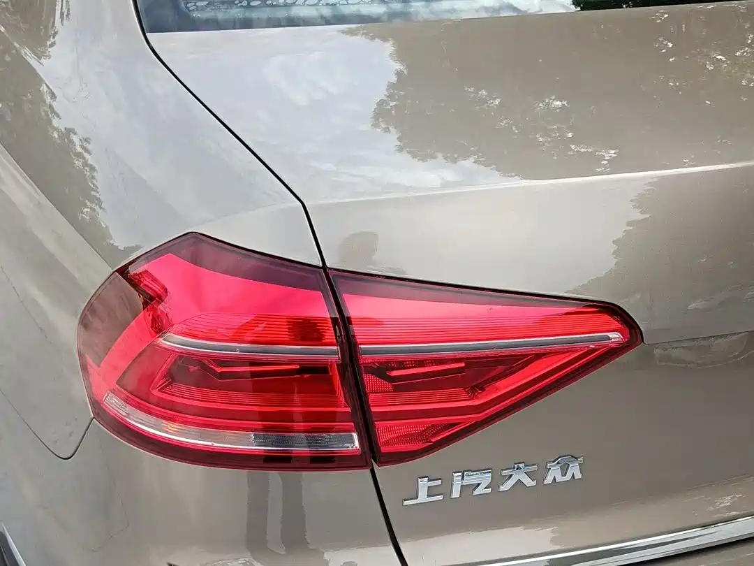 Volkswagen Passat 2017 330TSI DSG Luxury фото 6