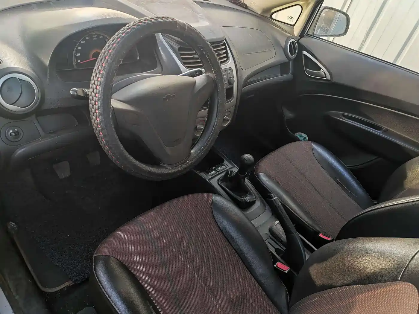 Chevrolet Sail 2013 Sedan 1.4L Manual Ideal Happiness Edition фото 8
