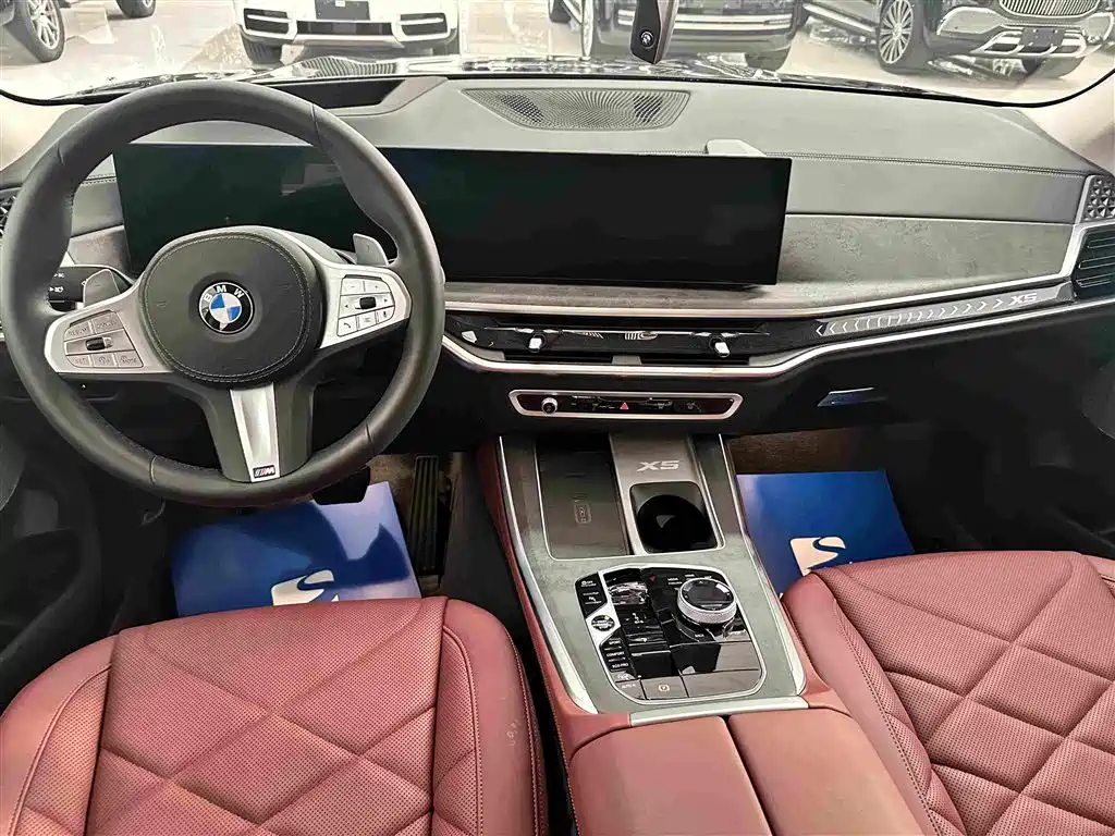 BMW X5 2026 2025 Model xDrive 30Li Exclusive M Sport Blackout Package