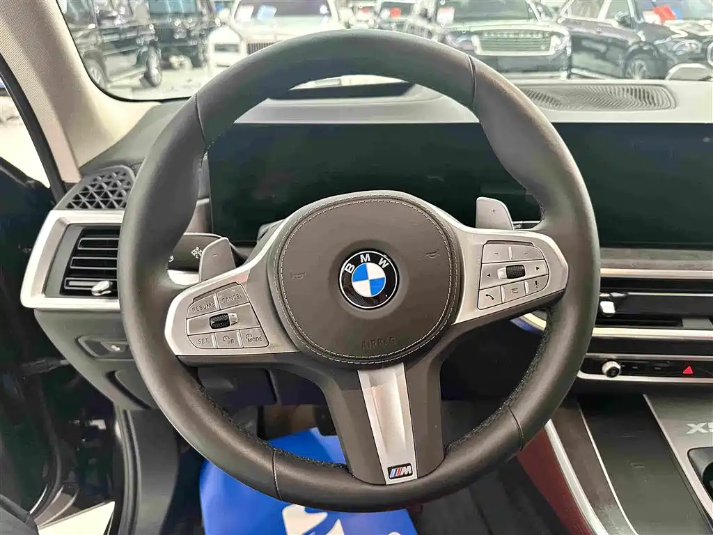 BMW X5 2026 2025 Model xDrive 30Li Exclusive M Sport Blackout Package