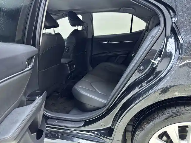 Toyota Camry 2023 Hybrid 2.5HGVP Leading Edition фото 16