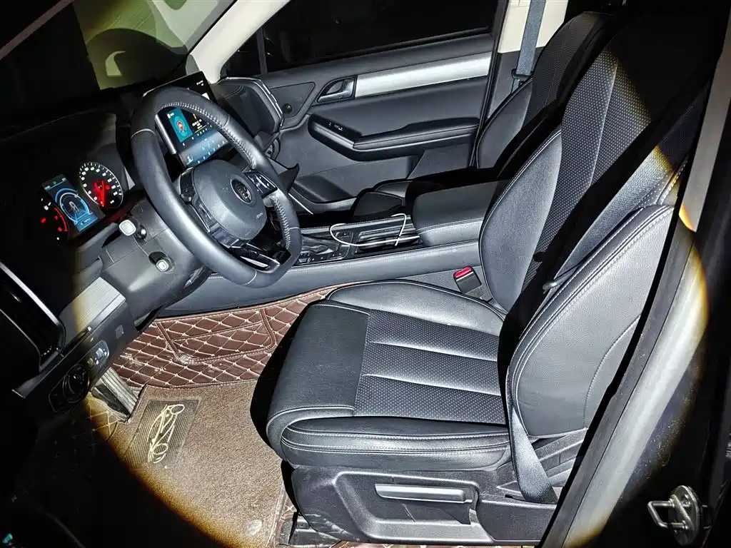 BYD Tang 2018 2.0T Automatic Smart Connection Delight Edition 7-Seater China V фото 11
