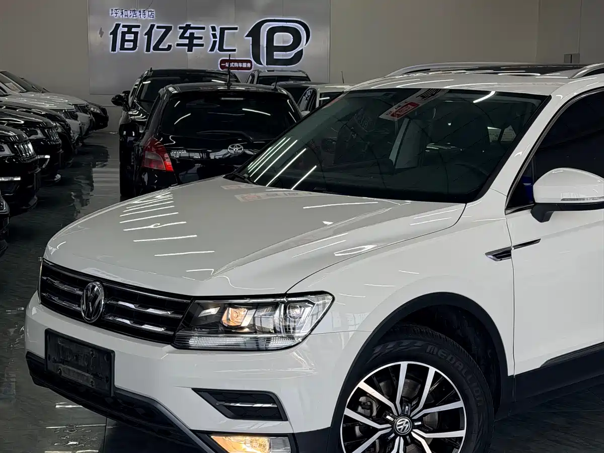 Volkswagen Tiguan L 2018 Facelift 330TSI Automatic 2WD Luxury Edition фото 2