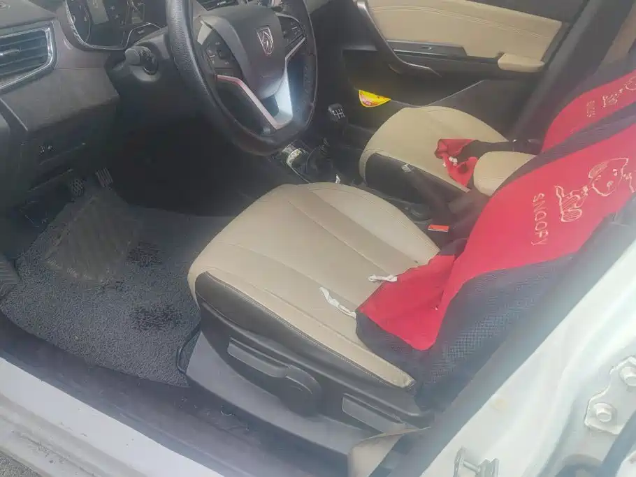 Baojun 310W 2017 2017 1.5L Manual Fashion Edition (China V)