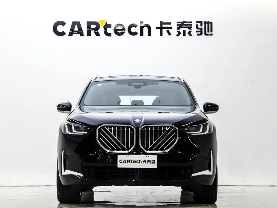 BMW X3 2025 xDrive30L Premium Model M Sport Black Package фото 3