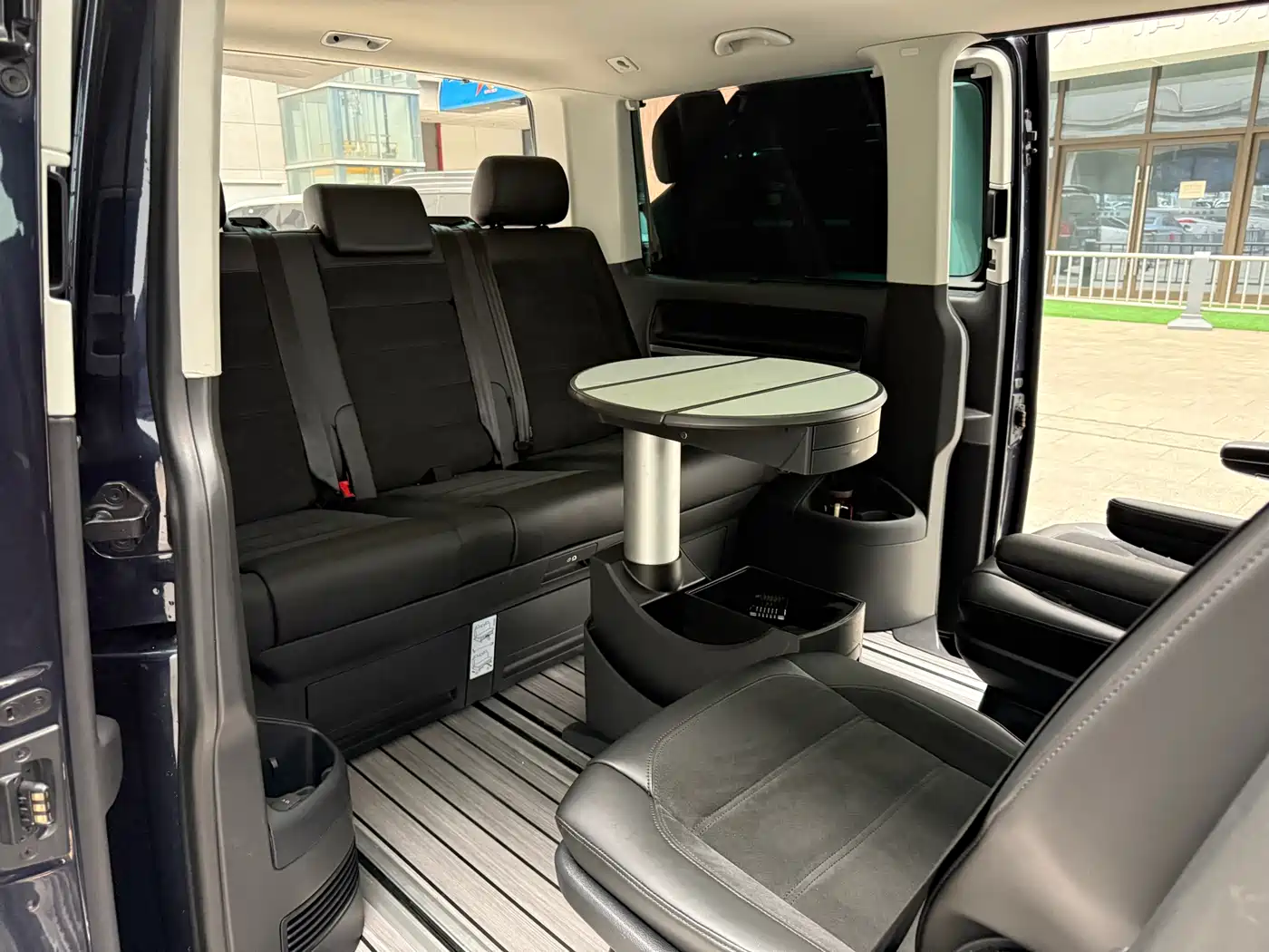 Volkswagen Multivan 2017 2.0TSI AWD Premium Edition 7-Seater фото 28
