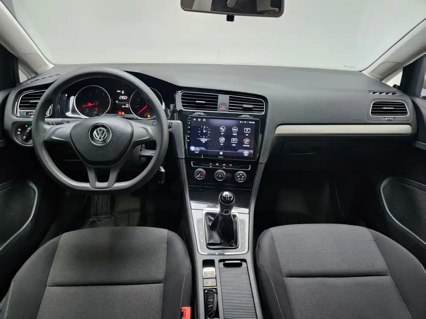 Фото 6 - Volkswagen Golf