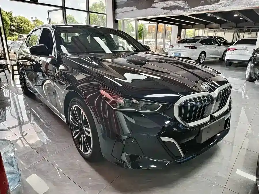 BMW 5 Series 2024 530Li Premium M Sport Package фото 3