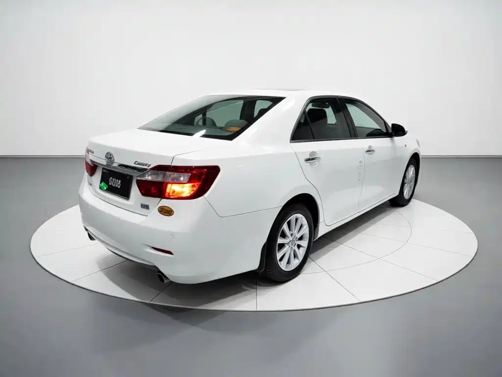 Фото 4 - Toyota Camry