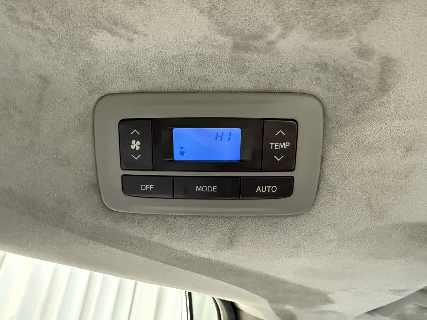 Toyota Sienna 2015 3.5L 4WD L фото 23