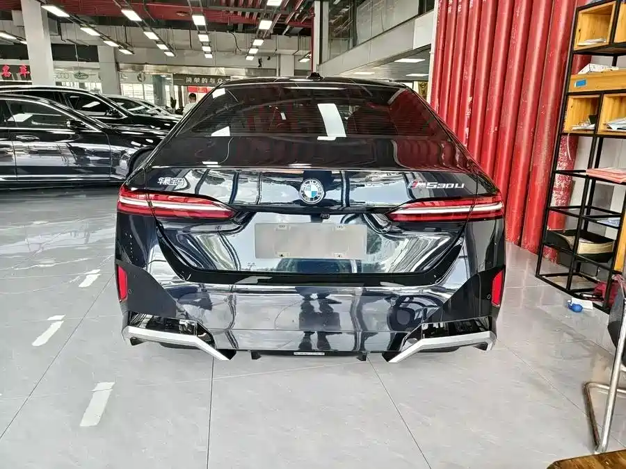 BMW 5 Series 2024 530Li Premium M Sport Package фото 15