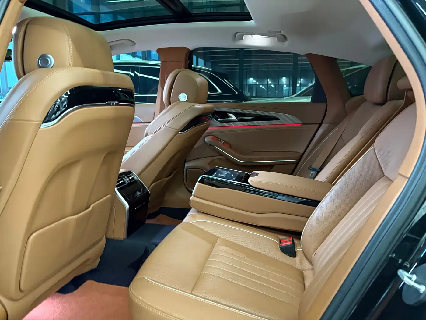 Hongqi H9 2023 Model 2.0T Smart Connect Flagship Edition фото 6
