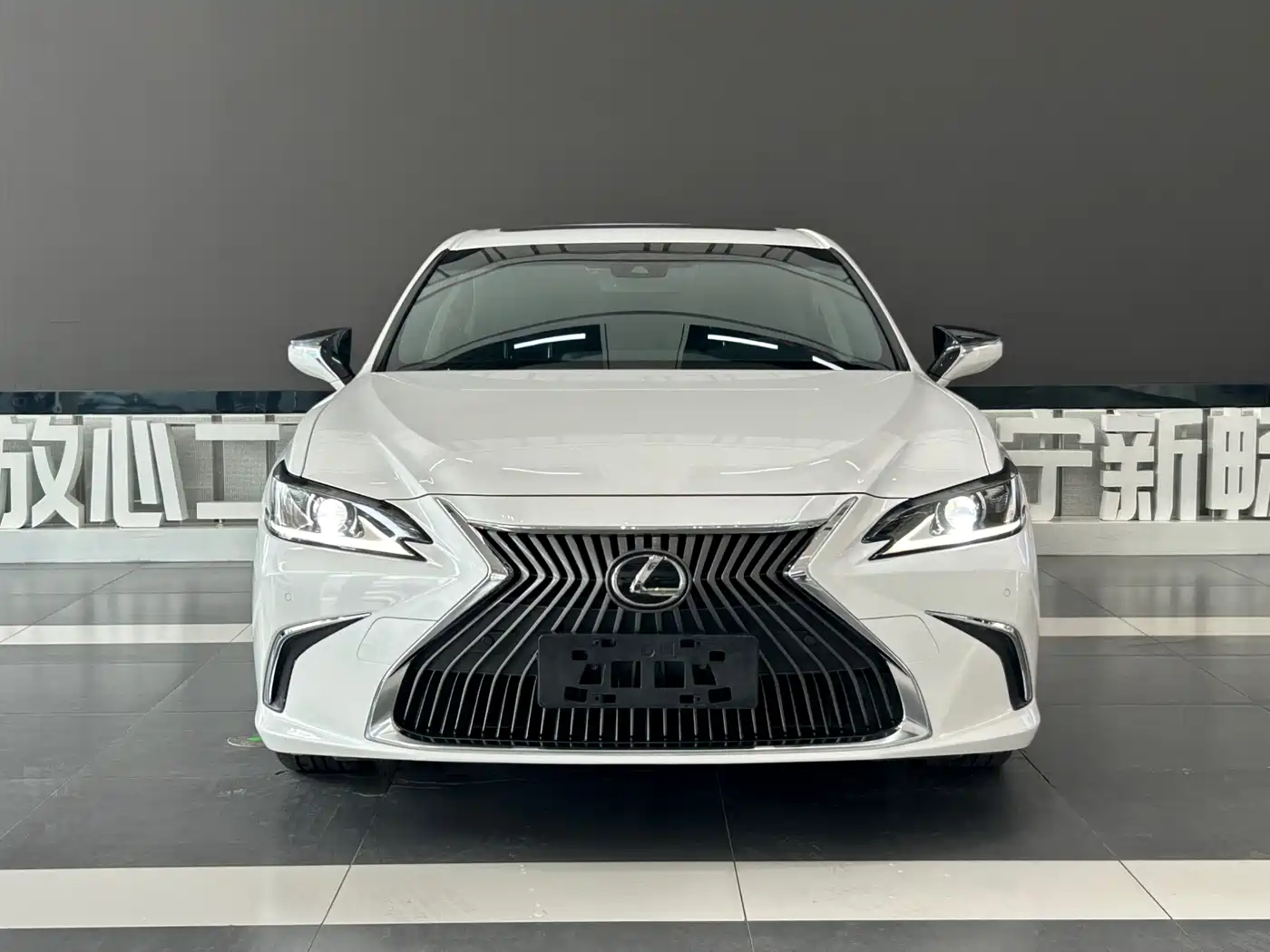 Lexus ES 2018 200 Excellence Edition China V фото 2