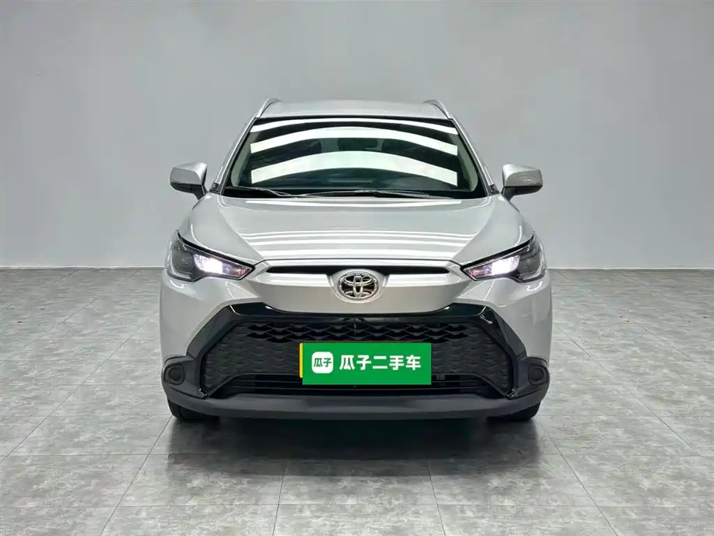 Toyota Frontlander 2023 2.0L CVT Elite Edition фото 3