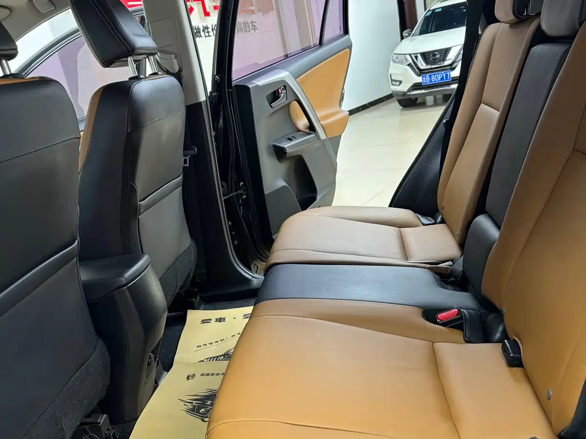 Toyota RAV4 Rongfang 2016 2.5L Automatic 4WD Elite фото 10