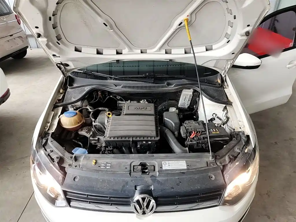 Volkswagen Polo 2016 1.4L Manual Trend фото 20