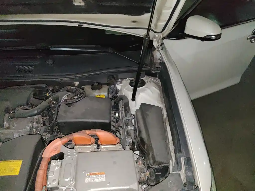 Фото 21 - Toyota Camry