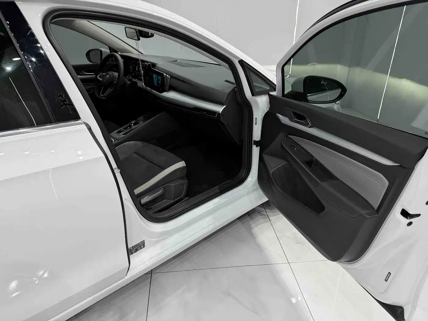 Volkswagen Golf 2023 280TSI DSG Pro фото 16