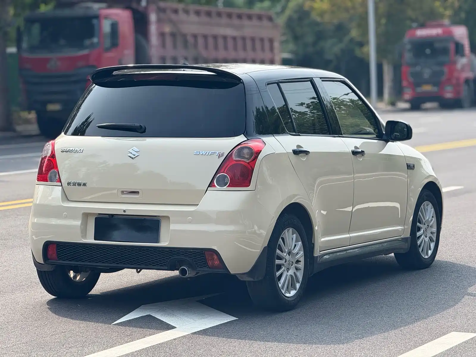 Фото 6 - Suzuki Swift