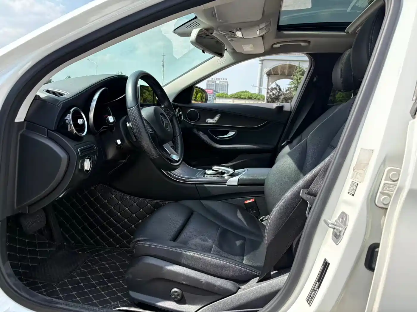 Mercedes-Benz C-Class 2015 Facelift C 180 L Sport фото 4