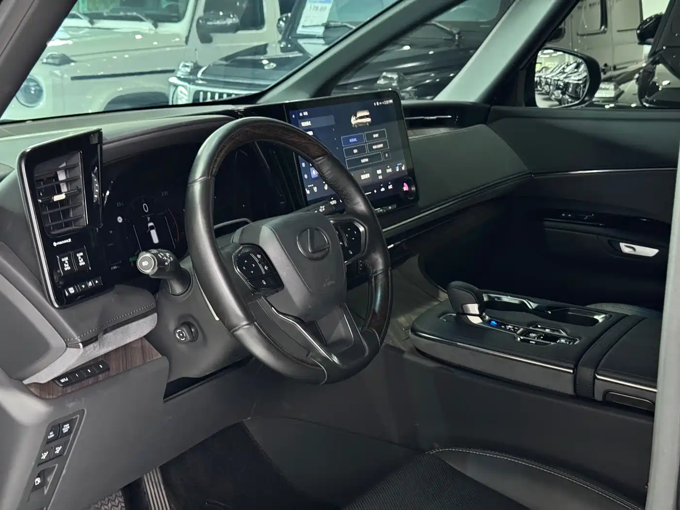 Lexus LM 2024 2023 350h 7-Seater Elegance Edition
