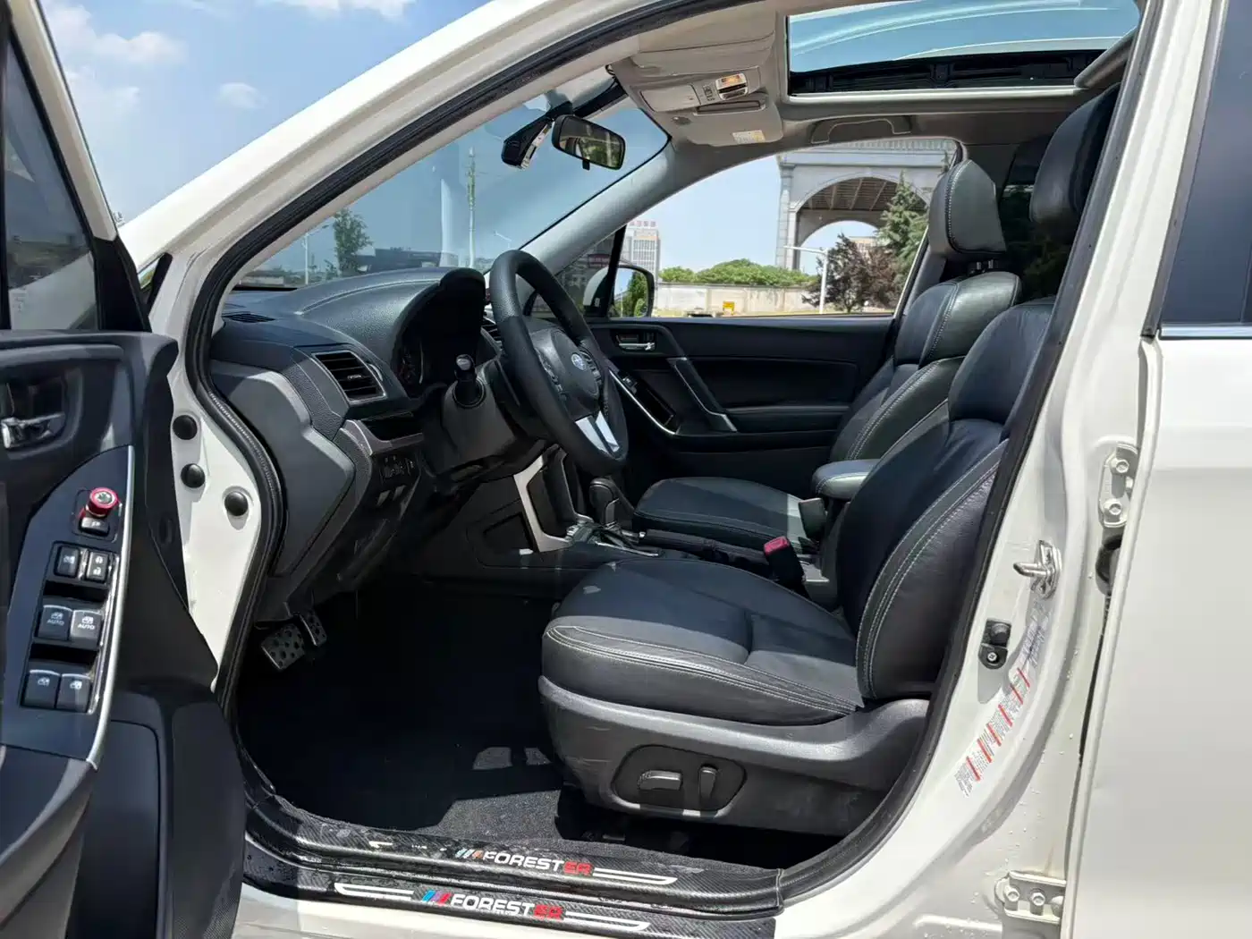 Subaru Forester 2016 2.0i Fashion Navigation Edition фото 4