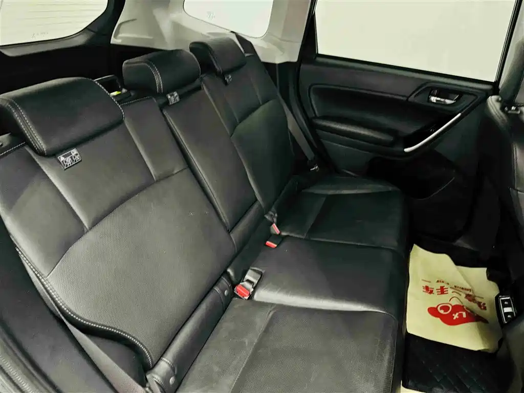 Subaru Forester 2016 2.5i Prestige Navigation Edition фото 23