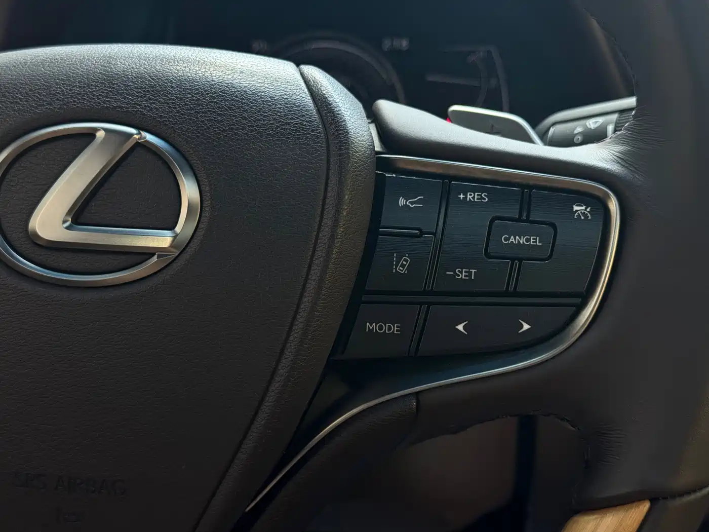 Lexus ES 2018 300h Premium Edition China V фото 19