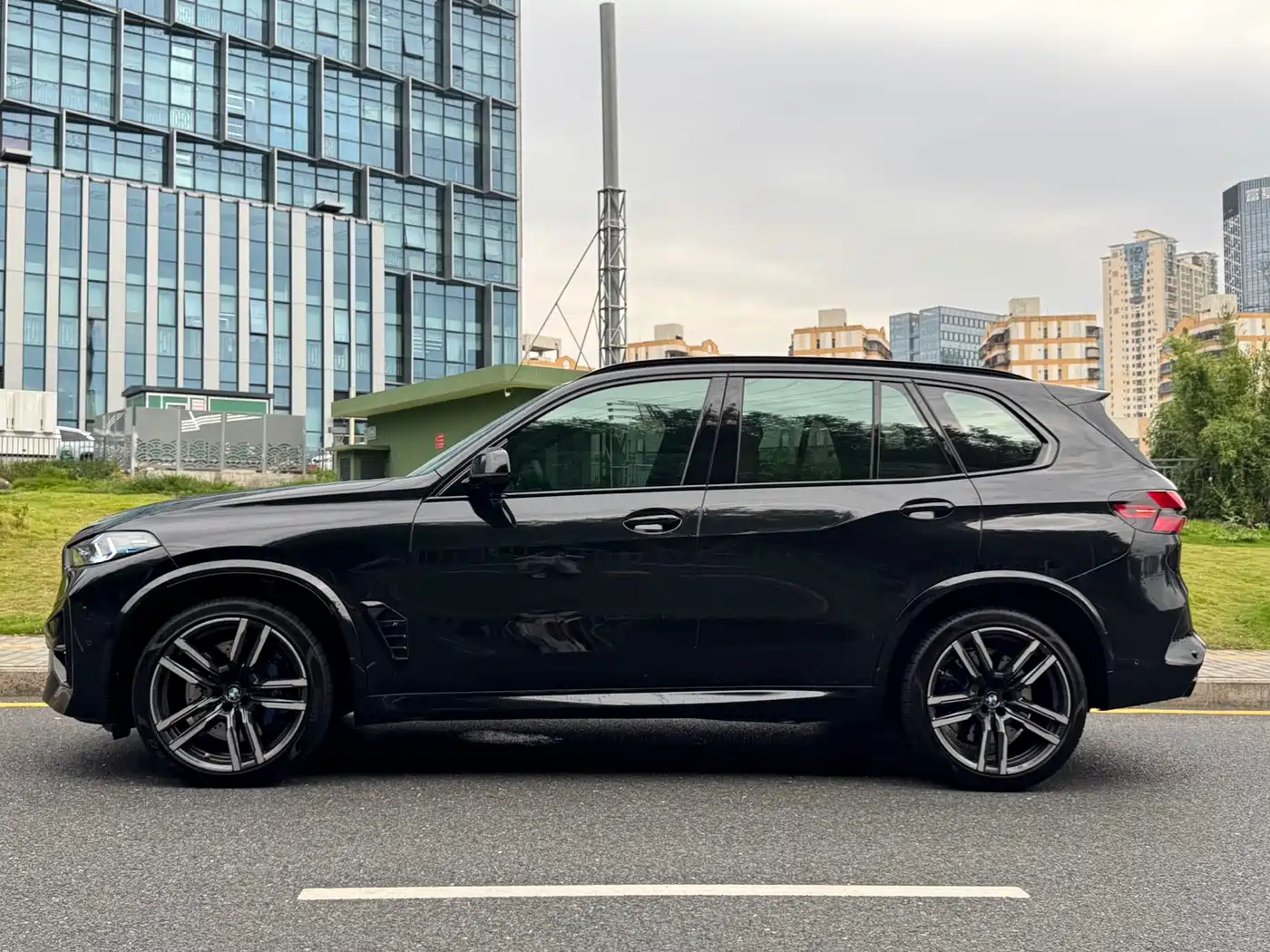 BMW X5 M 2023 Model X5 M Thunder Edition фото 4