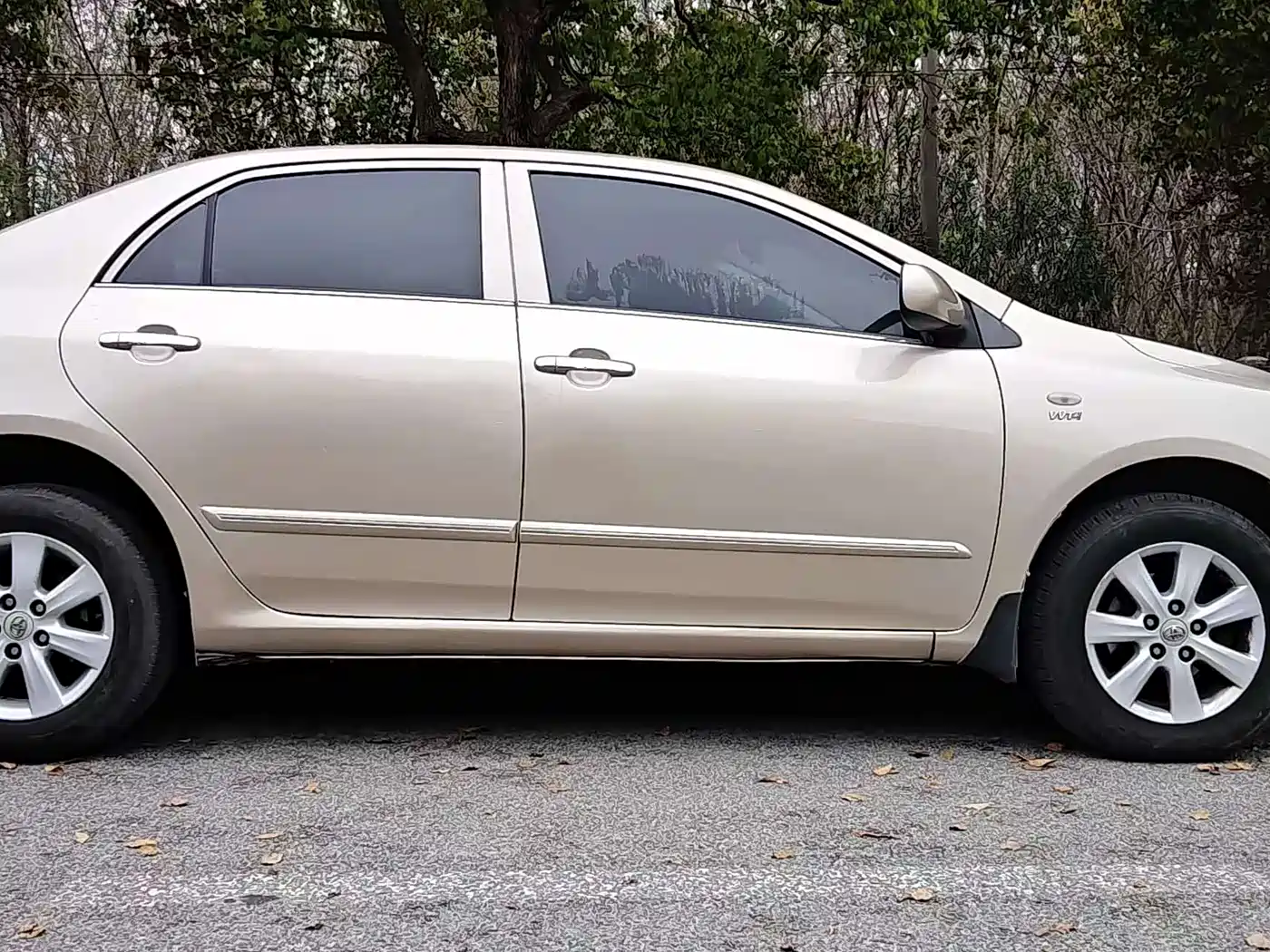 Toyota Corolla 2009 1.6L Manual GL Sunroof Special Edition фото 2