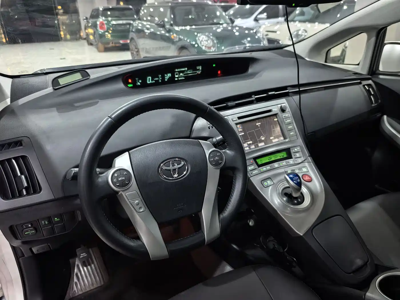 Toyota Prius 2013 2012 1.8L Luxury Advanced Edition