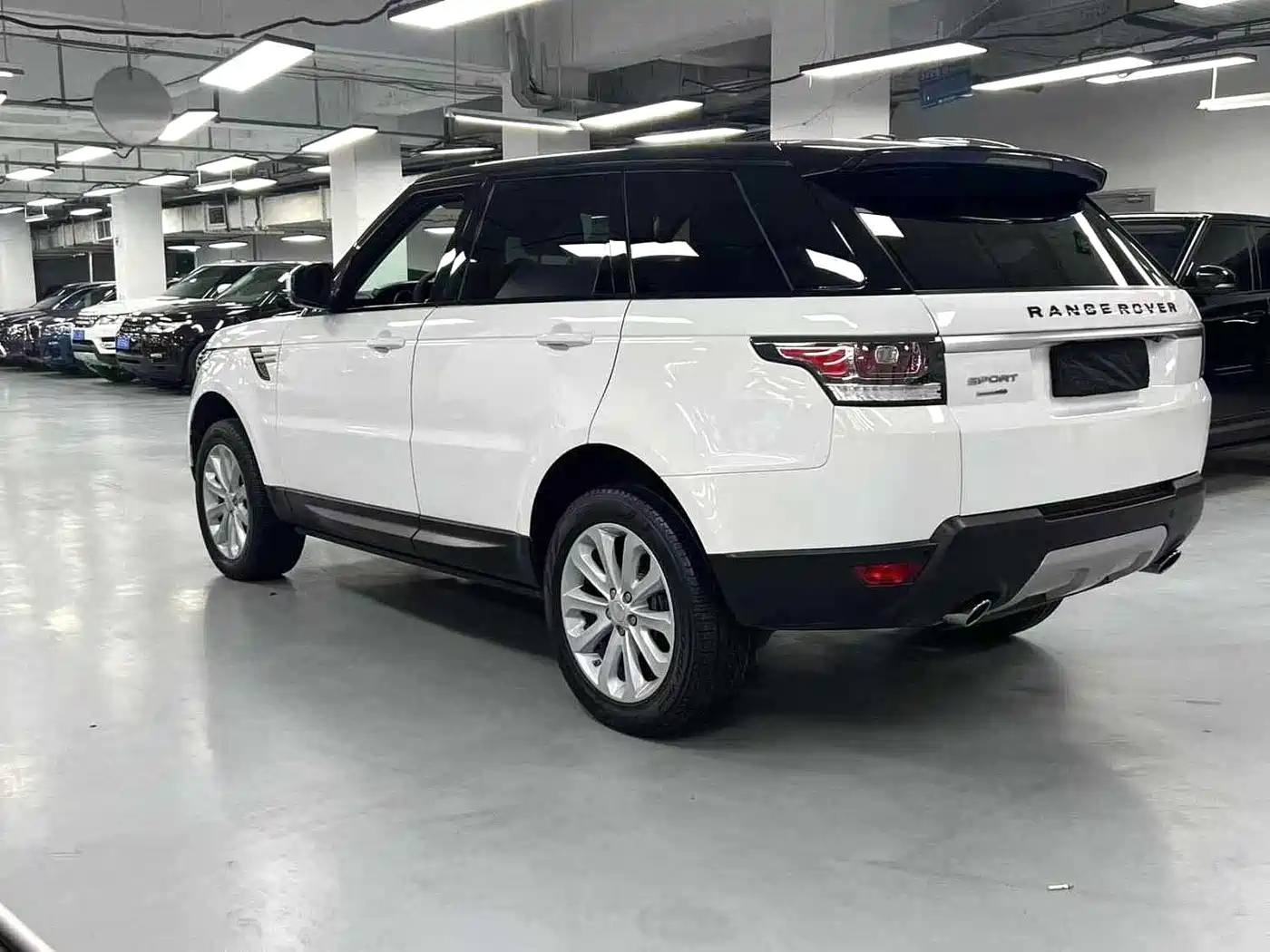 Land Rover Range Rover Sport 2014 3.0 SC V6 HSE фото 15