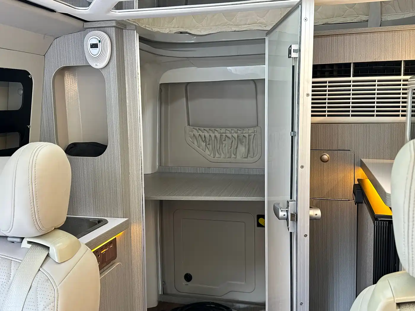 Ford Transit 2020 2.0T Gasoline Auto Multi-Purpose Commercial Vehicle Medium Wheelbase Low Roof Dual-Swing Doors China VI фото 10