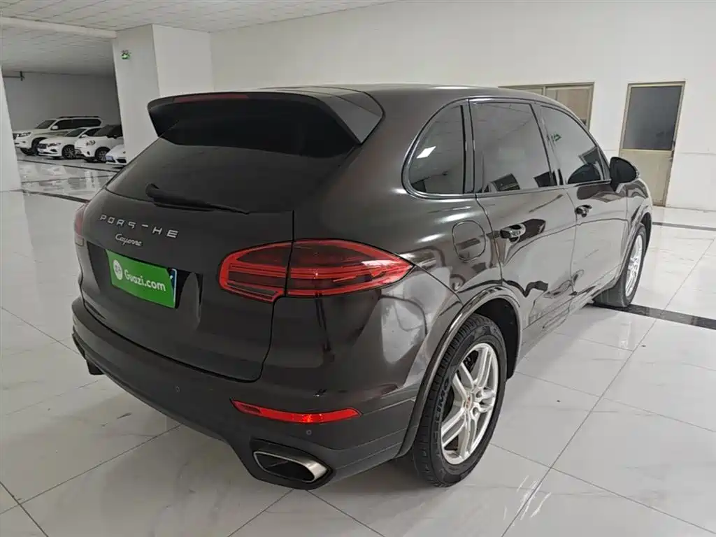 Porsche Cayenne 2016 Cayenne Platinum Edition 3.0T фото 7