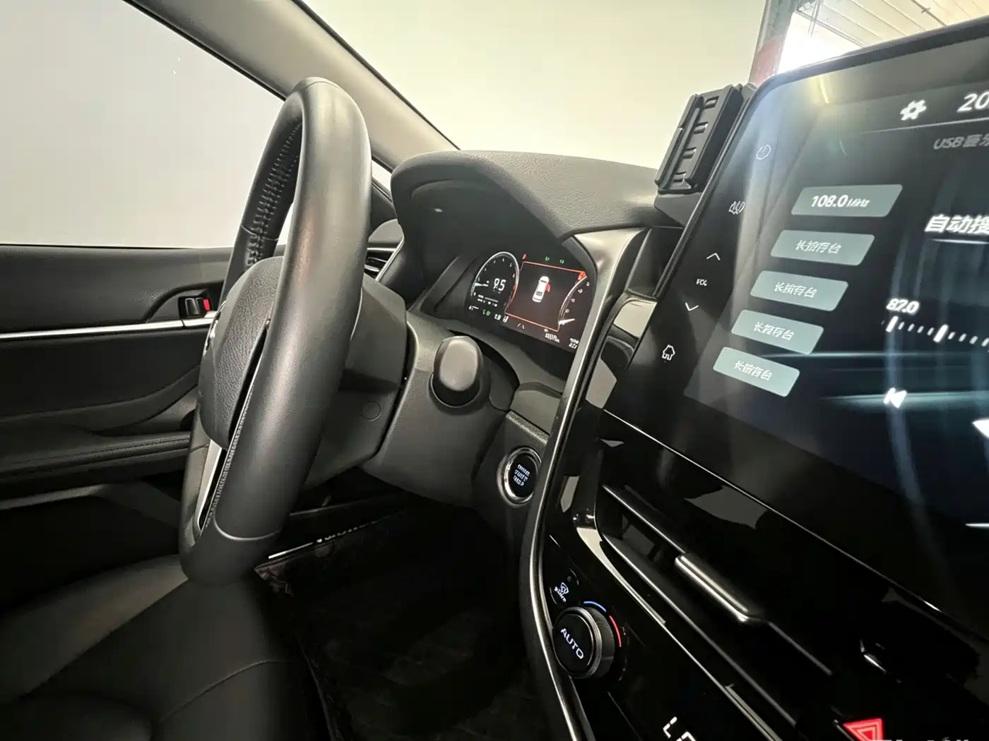 Toyota Camry 2021 2.5G Luxury Edition фото 17