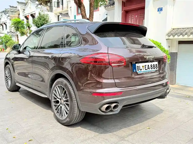 Porsche Cayenne New Energy 2016 Cayenne S E-Hybrid 3.0T фото 9