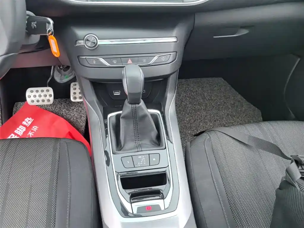 Peugeot 308S 2015 1.6T Auto Dynamic Edition фото 14
