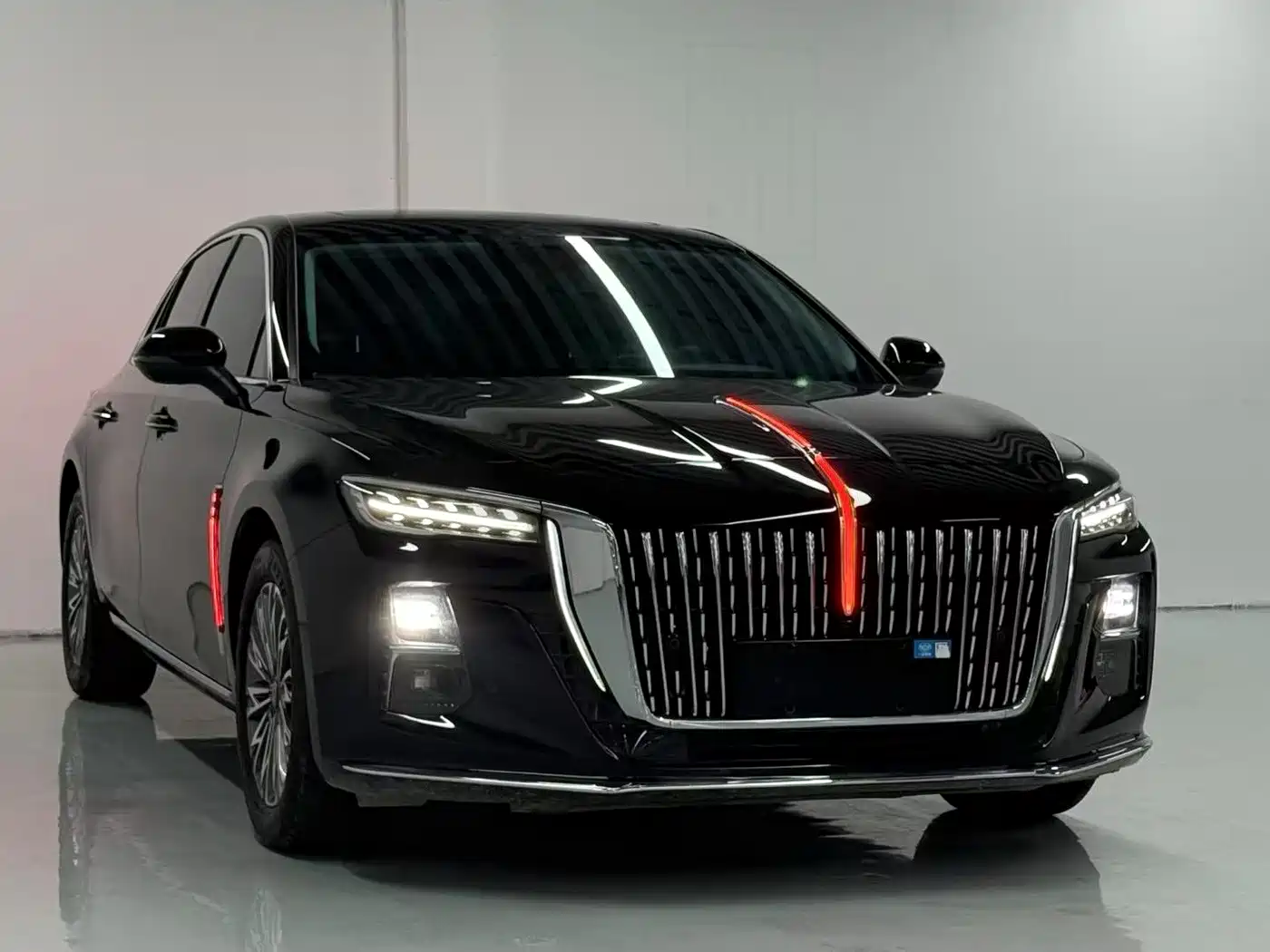 Hongqi H5 2025 1.5T DCT Flag Rhythm 500,000 Units Memorial Edition фото 3