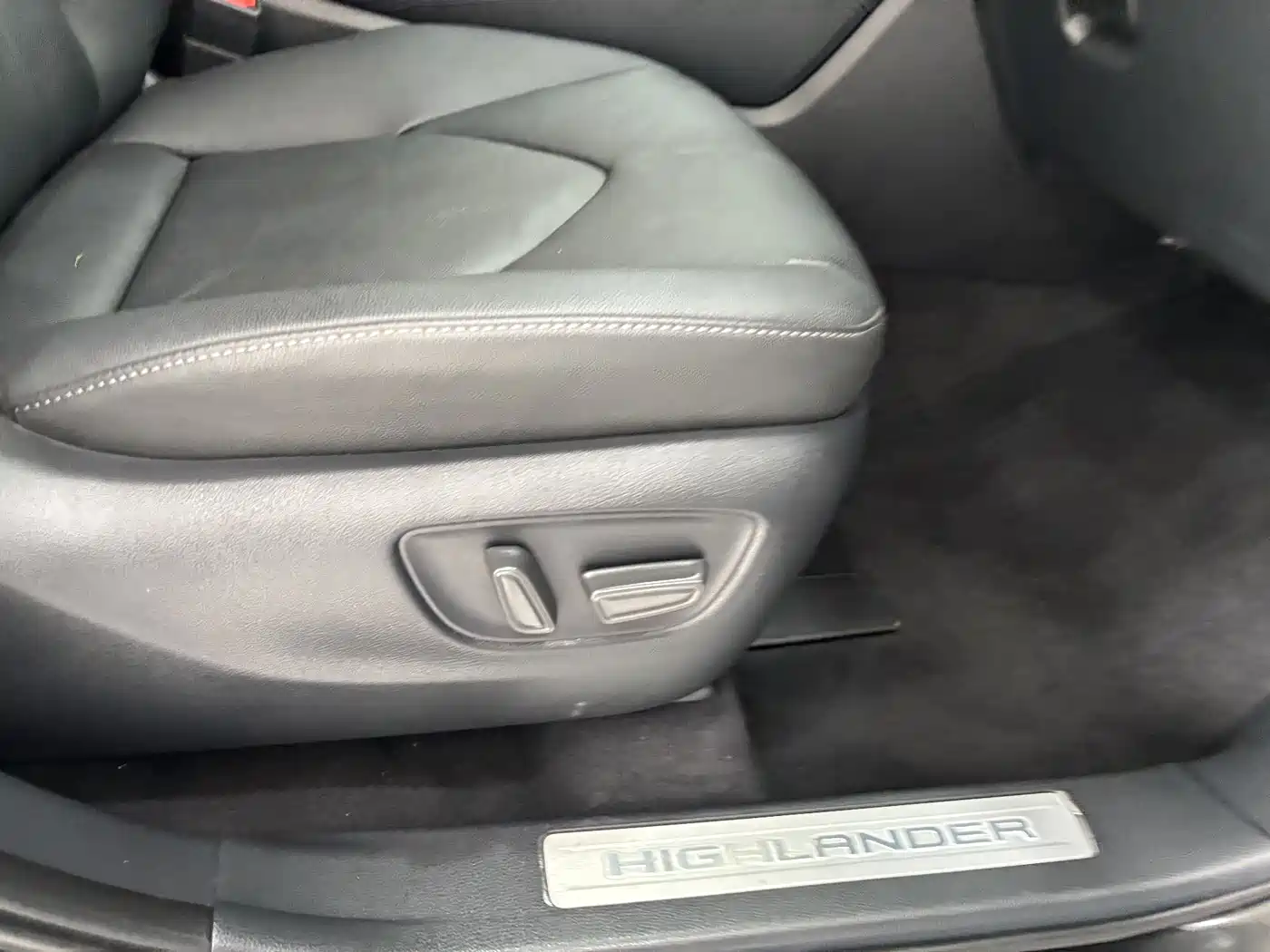 Toyota Highlander 2022 380T 4WD Premium 7-Seater фото 29