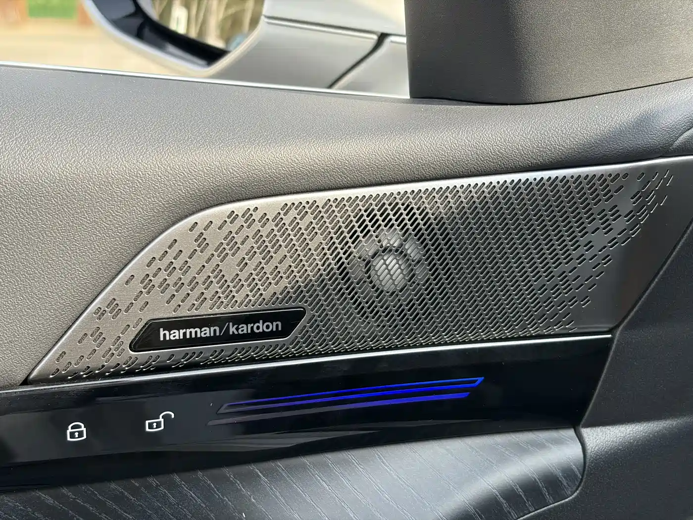BMW 5 Series 2024 525Li Luxury Package фото 18