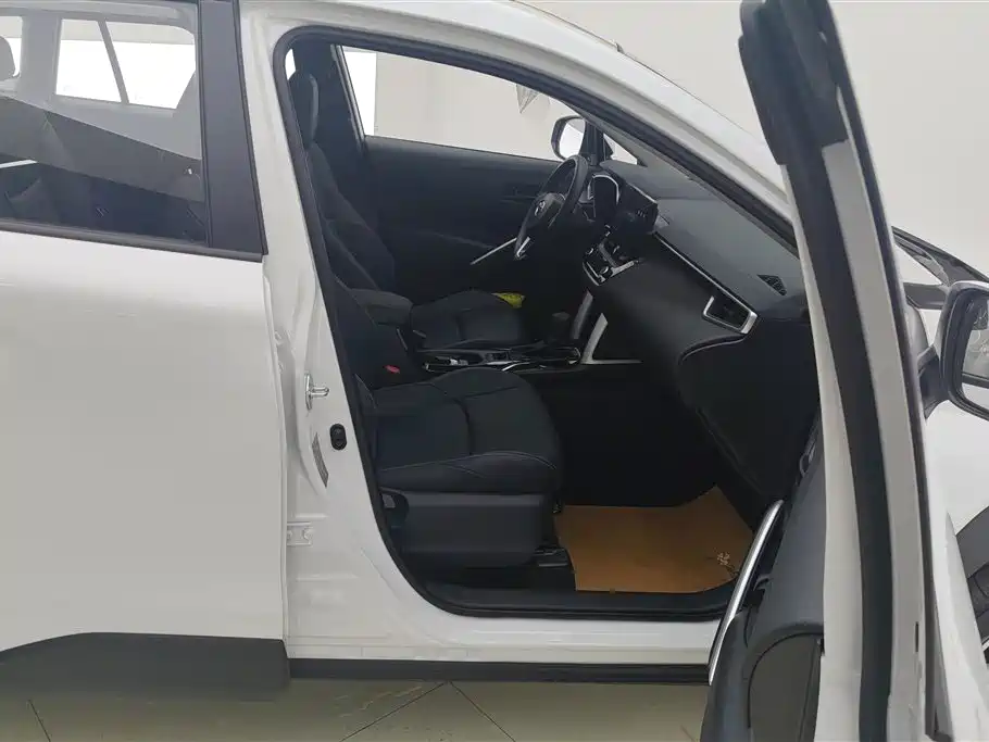 Toyota Frontlander 2024 2.0L CVT Leading Plus Edition фото 8