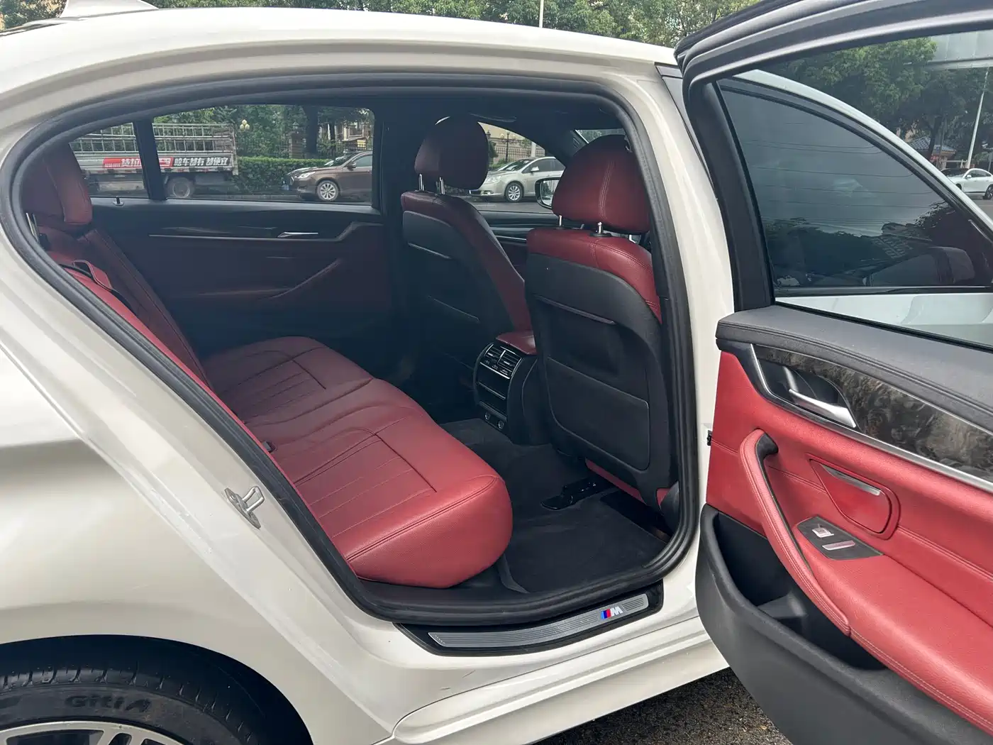 BMW 5 Series 2019 530Li xDrive M Sport Package фото 12