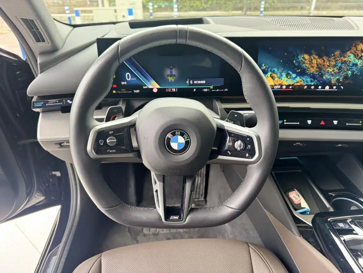 BMW 5 Series 2024 525Li M Sport Package фото 18
