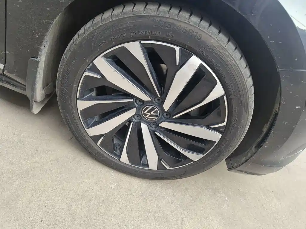 Фото 8 - Volkswagen Passat