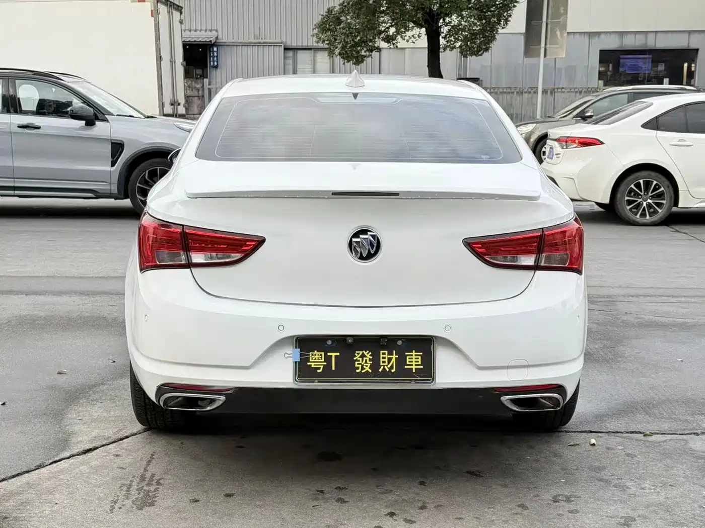 Buick Verano 2018 Sedan 20T Dual Clutch Leading фото 8