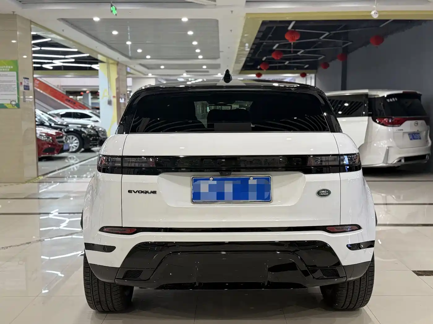Land Rover Range Rover Evoque 2026 Range Rover Evoque L SE фото 8