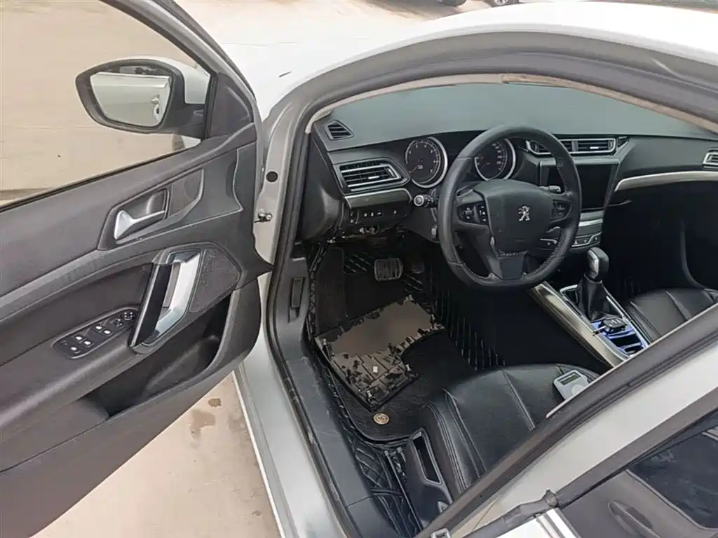 Peugeot 408 2014 1.8L Automatic Luxury Edition фото 16
