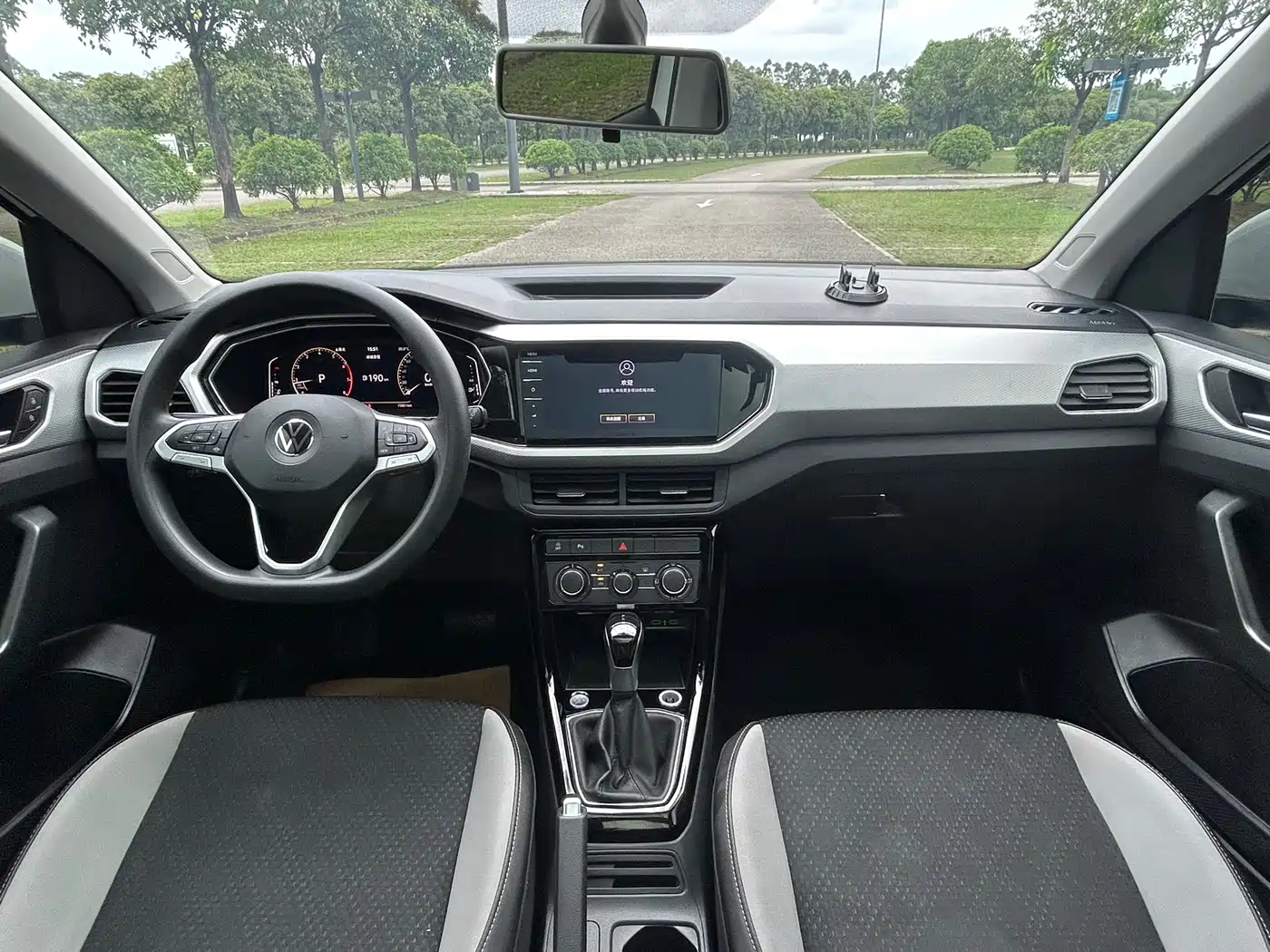 Volkswagen Tanying 2021 1.5L Automatic Smart Connect Edition фото 9